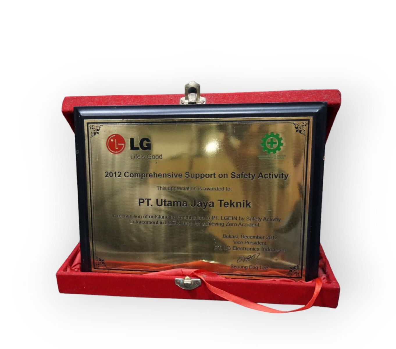 AWARDS FROM PT. LG ELECTRONICS INDONESIA (II)